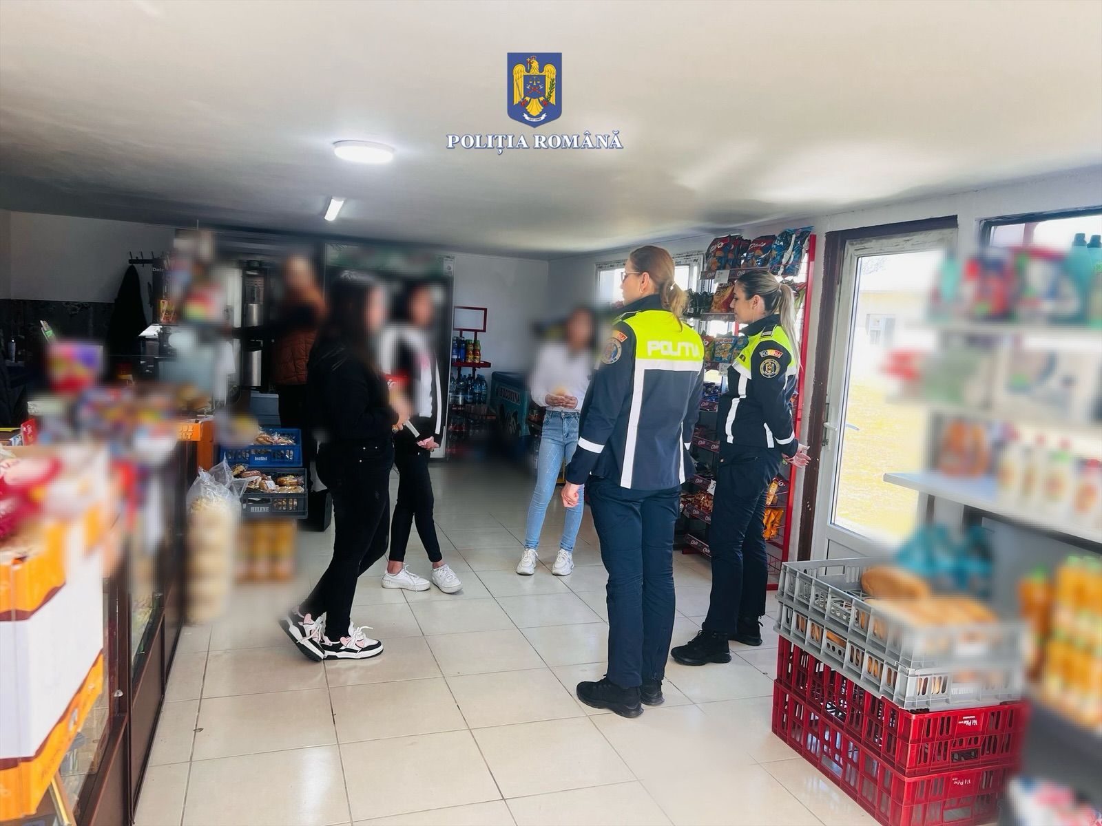 Polițiștii din  Dâmbovița au desfășurat pe 6 martie o serie de acțiuni importante pentru siguranța elevilor în unitățile de învățământ din județ.