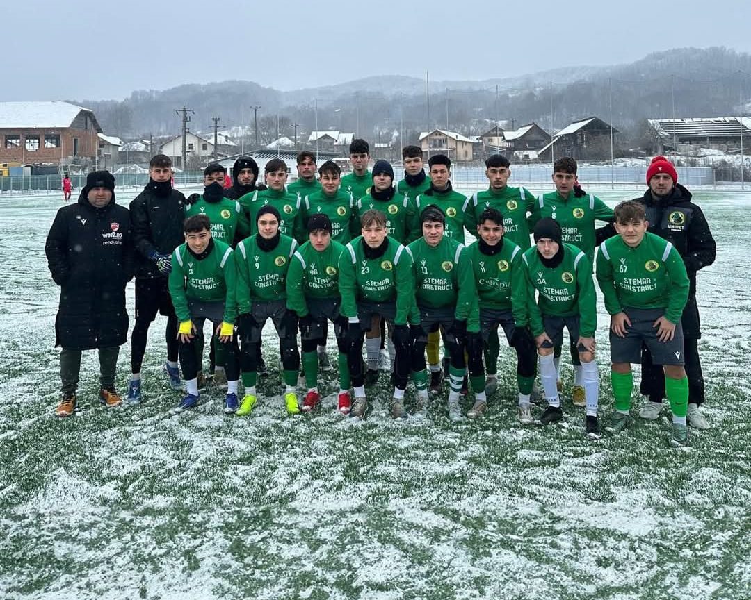 Voința Crevedia rămâne lider în Liga 4 la Juniori U19, în  cadrul eetapeide astăzi. În Liga 4 la Juniori U19, competiția a oferit un spectacol echilibrat, cu 3 victorii ale echipelor gazdă și 3 ale celor oaspete.