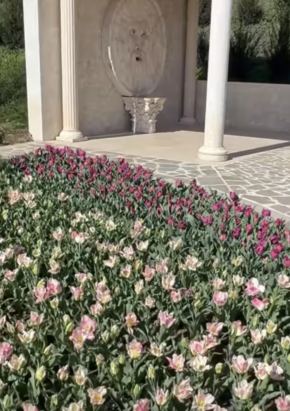 Lalele, Lalele la I Giardini di Zoe: O grădină de vis în inima României, județul Hunedoara.