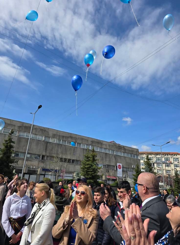 Marșul Albastru la Târgoviște!Cu ocazia Zilei Internaționale de Conștientizare a Autismului, pe 2 aprilie 2025, Școala Gimnazială Specială Târgoviște a organizat Marșul Albastru,