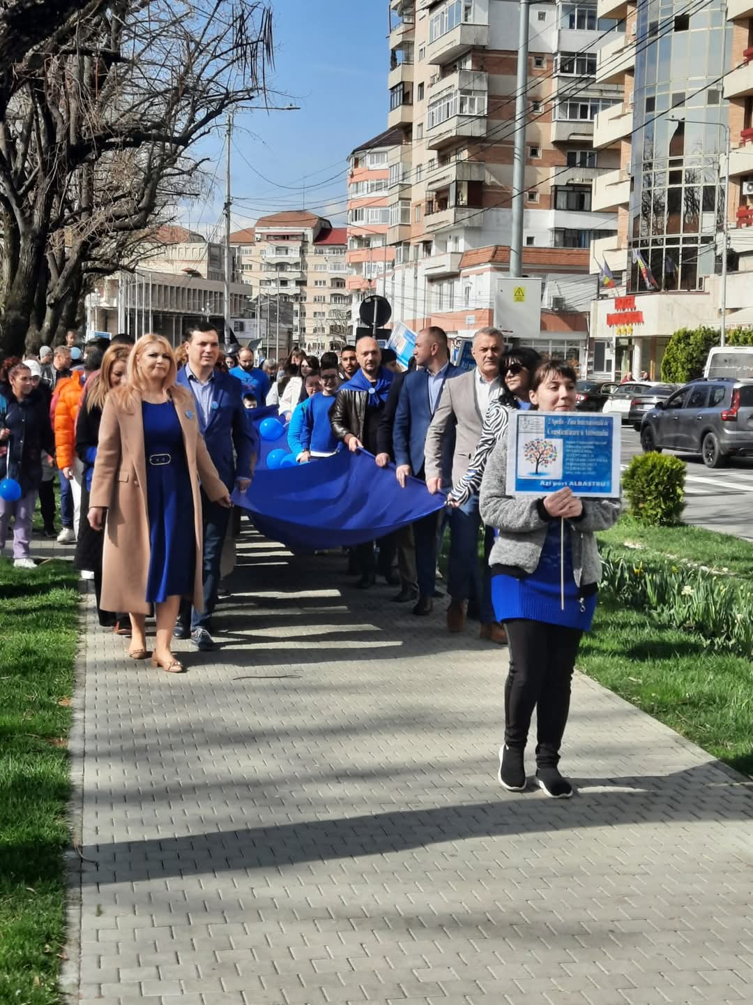 Marșul Albastru la Târgoviște!Cu ocazia Zilei Internaționale de Conștientizare a Autismului, pe 2 aprilie 2025, Școala Gimnazială Specială Târgoviște a organizat Marșul Albastru,