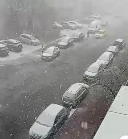 Natura se dezlănțuie în unele regiuni din țară: Viscol puternic și ninsoare la Suceava Natura se dezlănțuie în unele regiuni din țară, astăzi, 10 aprilie 2025, natura își face simțită forța în mai multe regiuni din țară,