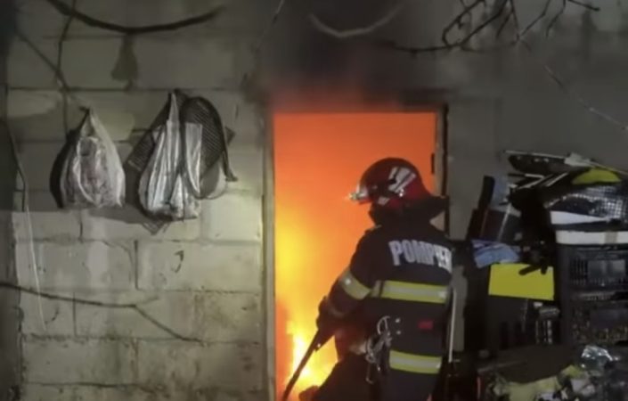 Realitate dură: Peste 2.500 de incendii la locuințe în doar 3 luni,  statistici alarmante în ceea ce privește siguranța locuințelor. Potrivit datelor oficiale, s-au înregistrat 2.579 de incendii în gospodării, soldate cu 78 de persoane decedate și 213 răniți.
