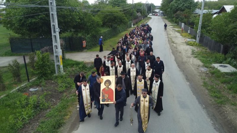 Procesiune de suflet la Răcari, în cinstea Sfântului Mare Mucenic Gheorghe Parohia Răcari I se pregătește de o sărbătoare deosebită, marcată de credință, tradiție și emoție duhovnicească. Cu ocazia praznicului Sfântului Mare Mucenic Gheorghe,