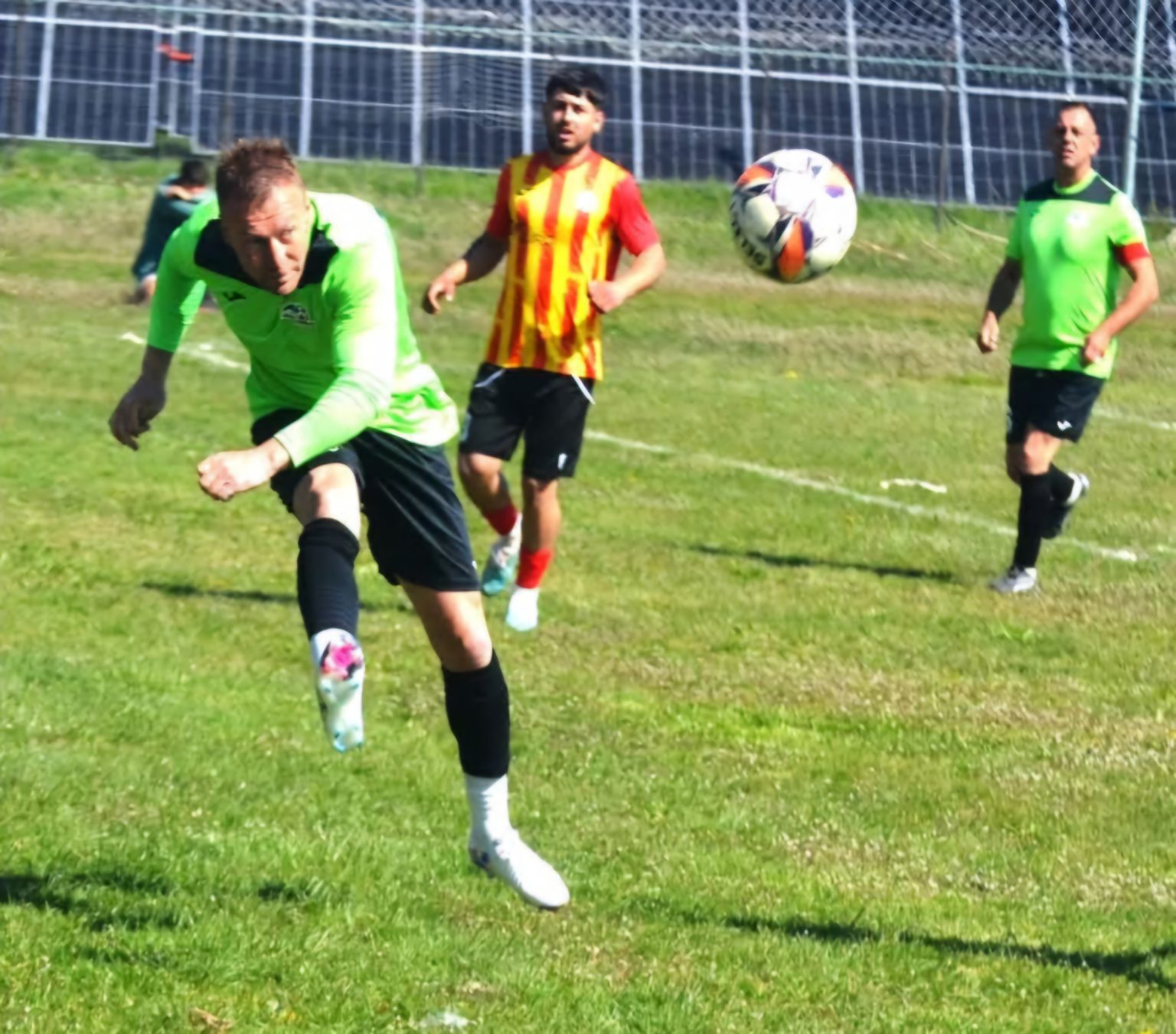 Victorii impresionante pentru echipele din Liga 5! Astăzi, 18 aprilie 2025, în Sâmbăta Paștelui, s-au disputat meciuri electrizante în cadrul Etapei 23 din Liga 5