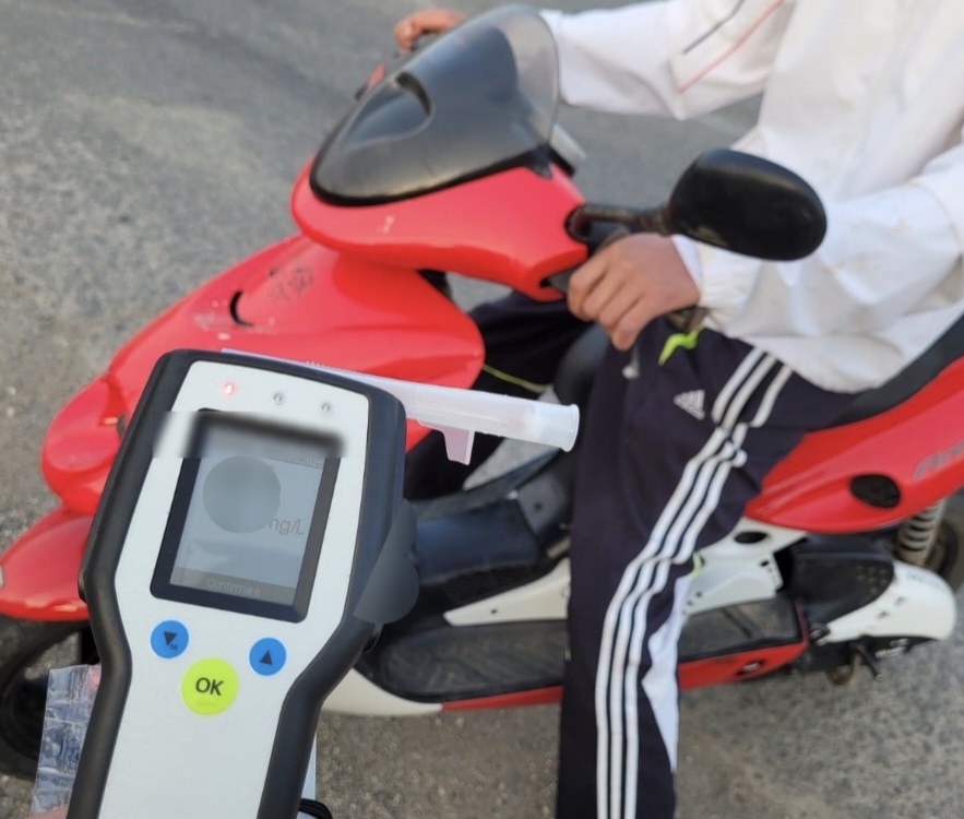 Bărbat din Ulmi, prins conducând un moped fără permis și sub influența alcoolului, în Târgoviște