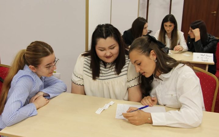 Concursul „EU și UE – cetățenie europeană activă”, la a XV-a ediție, de Ziua Europei la Târgoviște  Concursul „EU și UE – cetățenie europeană activă”, la a XV-a ediție, de Ziua Europei la Târgoviște