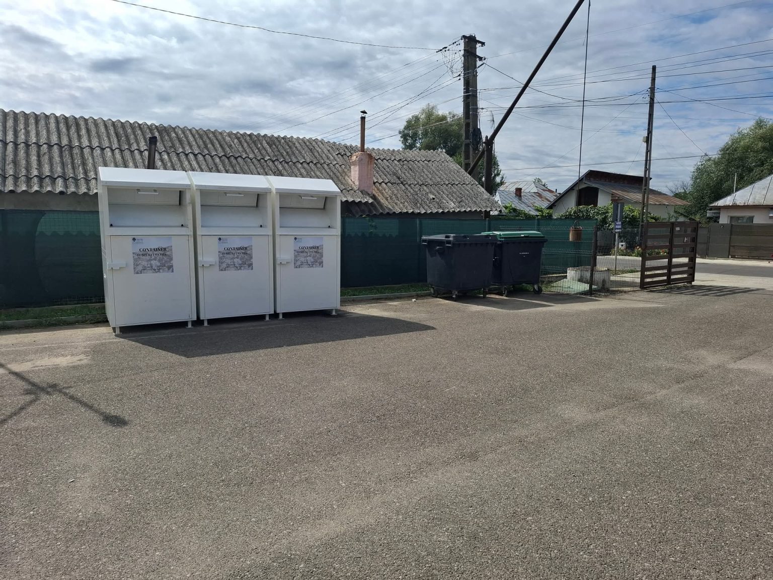 Puncte de colectare pentru haine uzate