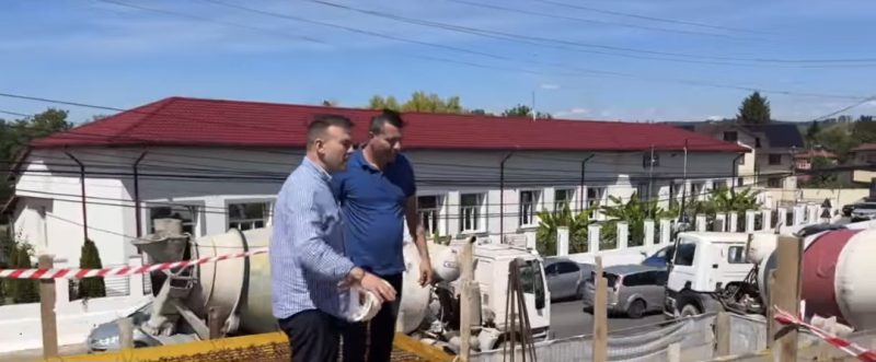 Se lucrează de zor pe șantierul Centrului de zi pentru persoanele vârstnice din Valea Voievozilor Se lucrează de zor pe șantierul Centrului de zi pentru persoanele vârstnice din Valea Voievozilor