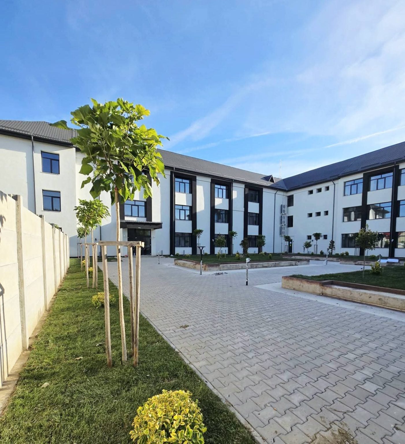 Primarul Daniel Cristian Stan investește masiv în modernizarea școlilor din Târgoviște Primarul Daniel Cristian Stan investește masiv în modernizarea școlilor din Târgoviște