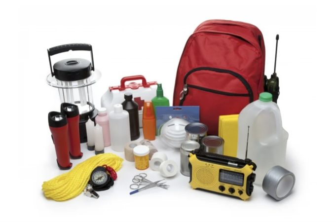 Autoritățile recomandă ca fiecare familie să aibă un rucsac de urgență