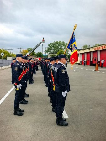Curajul a fost pus în prim-plan, odată cu sărbătorirea pompierilor – oamenii care intră primii în foc, în apă sau în furtună 