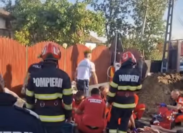 Tragedie la locul de muncă: Un tânăr de 18 ani a murit după ce a fost surprins de surparea unui șanț în Vișina, Dâmbovița Tragedie la locul de muncă: Un tânăr de 18 ani a murit după ce a fost surprins de surparea unui șanț în Vișina, Dâmbovița