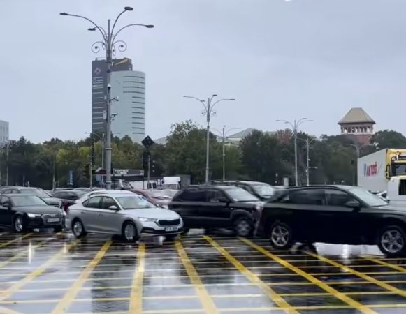 Mașinile din alte județe ar putea plăti taxă pentru a circula în București
