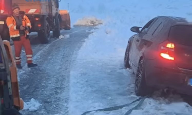 Transfăgărășanul (DN7C) se închide temporar din cauza ninsorilor abundente!