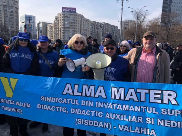 Peste 3.000 de angajați din educație, inclusiv cadre din Dâmbovița, au protestat ieri la București împotriva măsurilor de austeritate