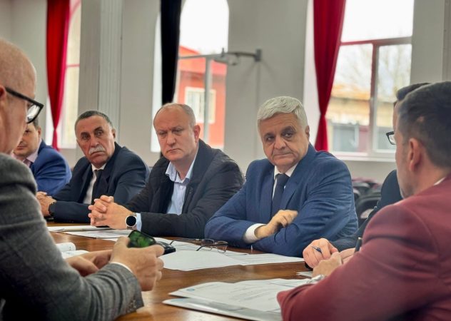 Prefecura Dâmbovița: Ședință a Centrului Local de Combatere a Bolilor – Plan de acțiune împotriva pestei porcine africane