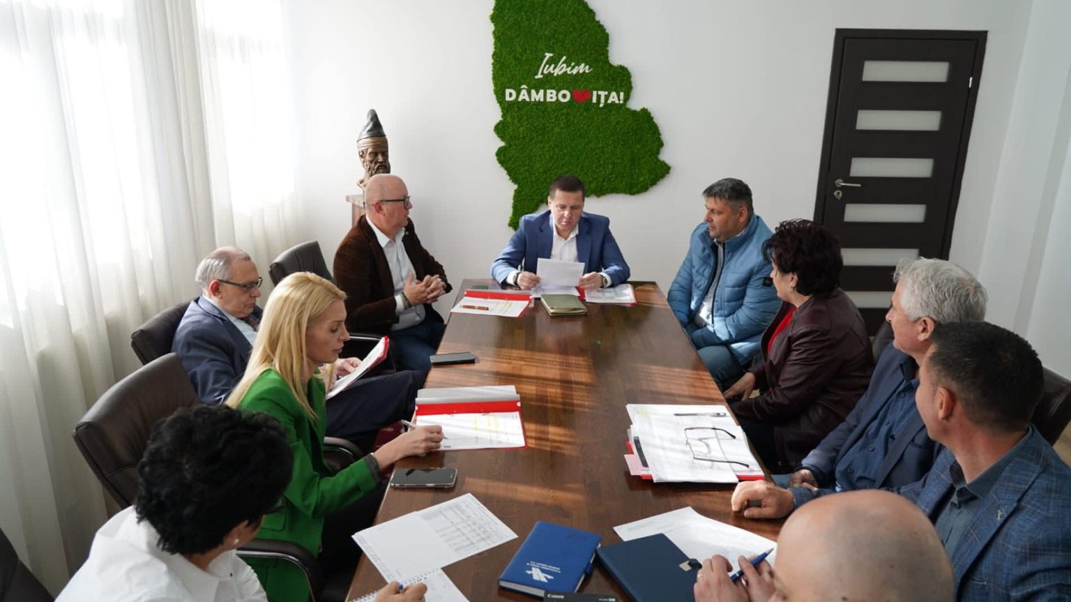 Consultări pentru bugetul județului și al comunelor:  Președintele CJ Dâmbovița, Corneliu Ștefan, discuții cu toți primarii din județ