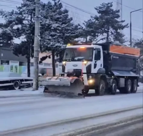 Mobilizare în Târgoviște, echipele sunt în teren pentru deszăpezire!