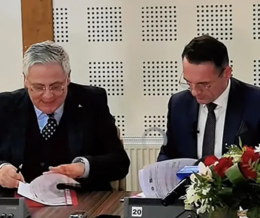 Un nou contract de finanțare nerambursabilă a fost semnat ieri, de primarul municipiului Târgoviște, Daniel Cristian Stan,