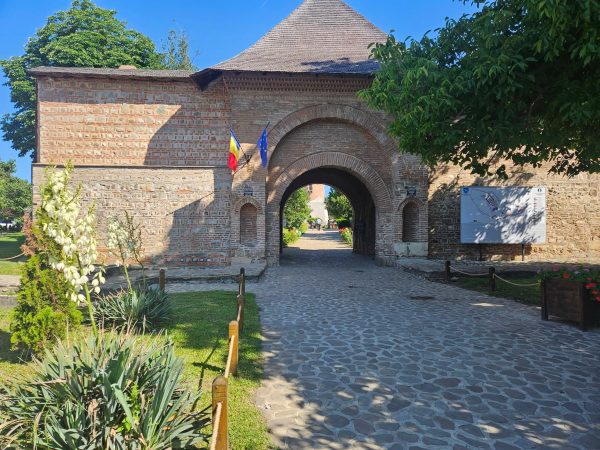 O vizită la Curtea Domnească din Târgoviște, nu rata experiența istoriei vii O vizită la Curtea Domnească din Târgoviște, nu rata experiența istoriei vii