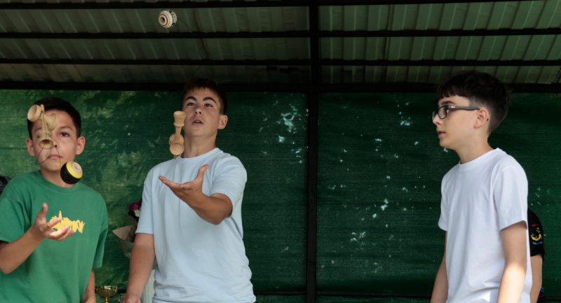 Demonstrație spectaculoasă de Kendama la „Ziua Ghimpățenilor de Pretutindeni” Demonstrație spectaculoasă de Kendama