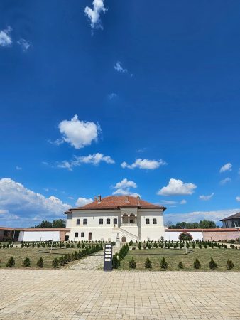 Palatul Brâncovenesc de la Potlogi, o poartă deschisă spre istorie și eleganță domnească