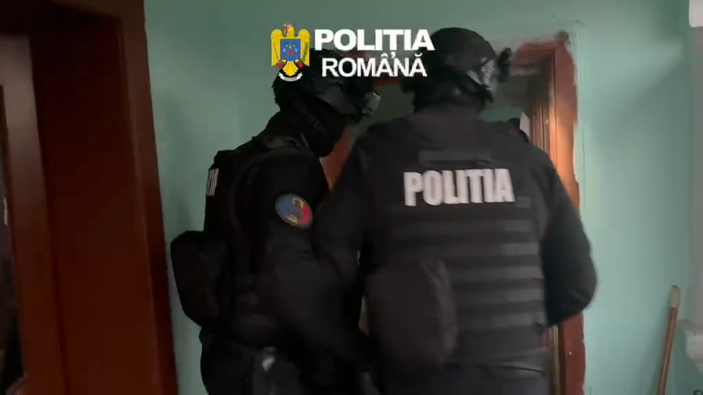 CABLURI FURATE DIN PARCURI FOTOVOLTAICE, ÎN VIZORUL POLIȚIȘTILOR! 9 PERCHEZIȚII ÎN DÂMBOVIȚA