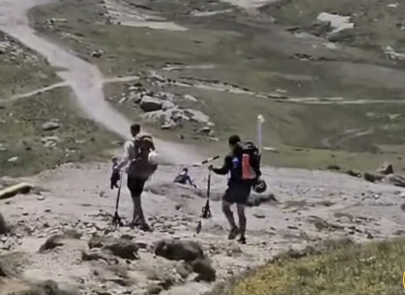TROTINETELE AU AJUNS PE PLATOUL BUCEGI! SALVAMONT PRAHOVA, MESAJ IRONIC PENTRU TURIȘTII CARE SFIDEAZĂ MUNTELE